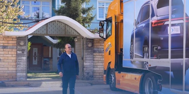 �lk �ansl�lara Togg'lar� t�rla evlerine kadar g�t�r�l�p teslim edildi